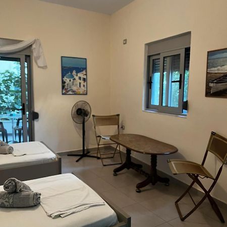 Riviera Rooms Sarande Exterior photo
