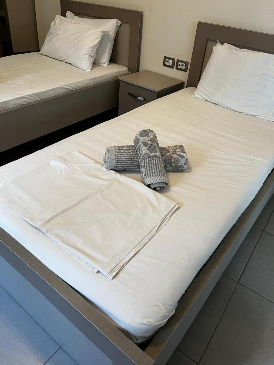 Riviera Rooms Sarande Exterior photo